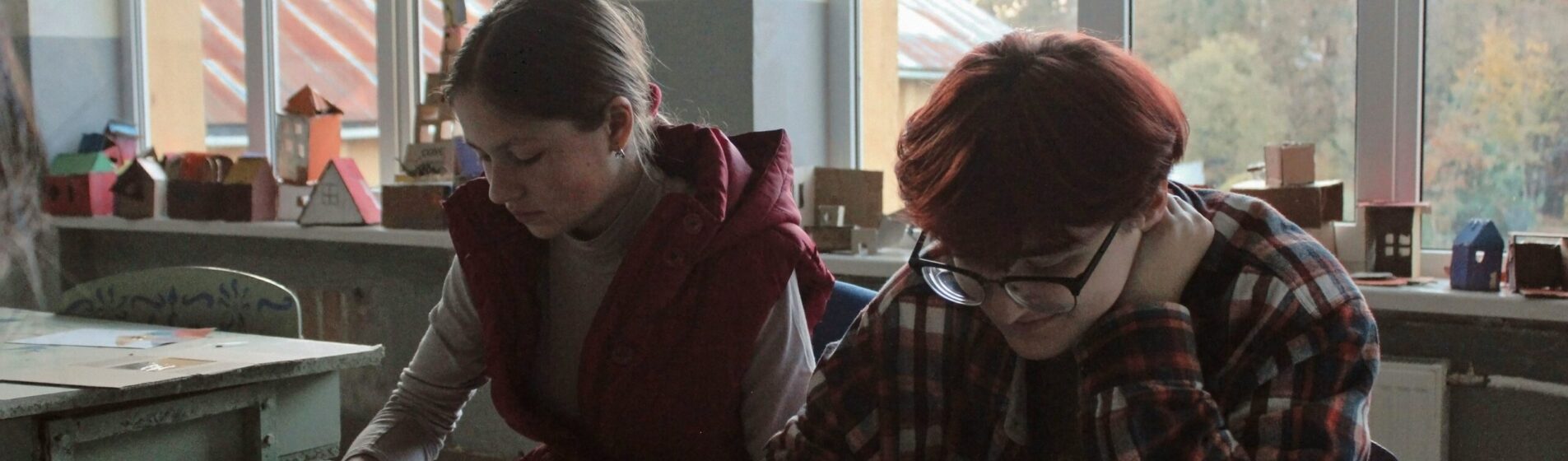 Male and female in art class together